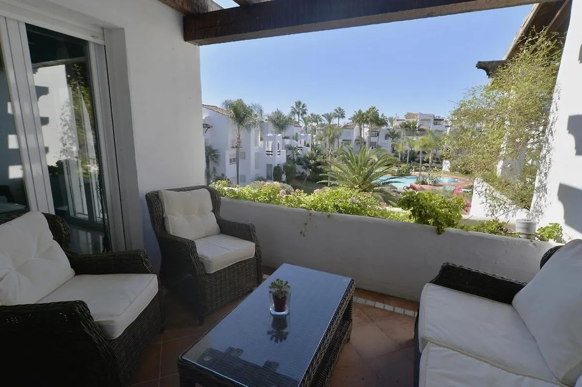 Stunning Penthouse Just Footsteps Away From Estepona'S Beaches
